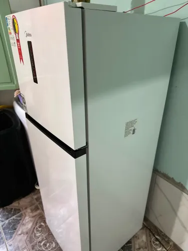 Vende-se geladeira MIDEA