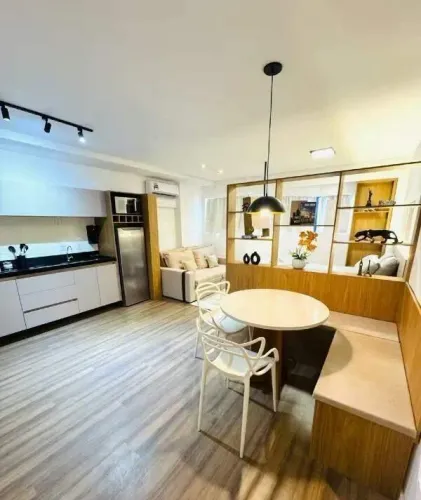 Apartamento mobiliado à venda com 37m², 1 dormitório, 1 vaga coberta no bairro Botafogo Ca