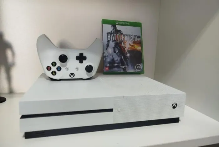 XBOX ONE S COMPLETO.