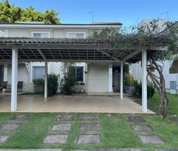 Casa com 03 Quartos com Planejados, sendo 01 Suite no Condominio Portal dos Principes - Li