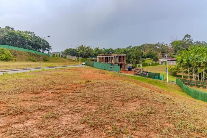 Terreno à venda no Cond. Gralha Azul em Camboriú