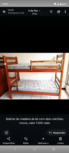 Beliche de madeira com dois colchões novos