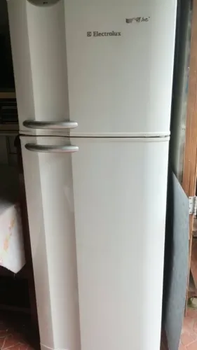 Geladeira Electrolux Frost Free DF34