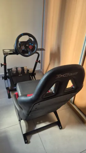 Volante para simulador de corrida com suporte e banco