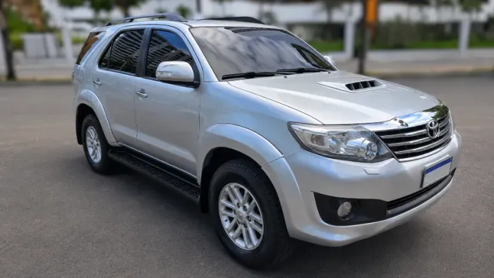 Toyota Hilux SW4 SRV D4-d 4X4 3.0 TDI Dies. AUT 2014