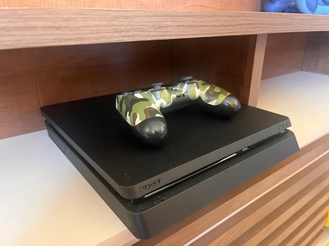 PS4 Slim