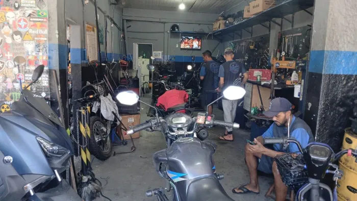 Precisa se de mecânico de moto