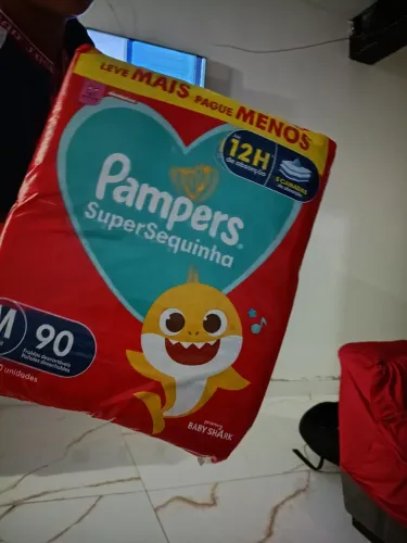 Vendo fralda Pampers Tam M 90 unidades 80 reais