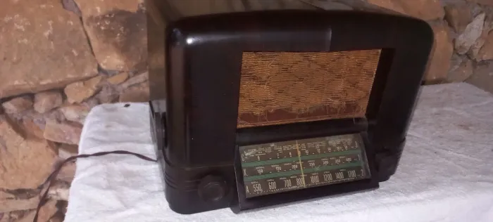 Radio antigo valvulado rca funcionando