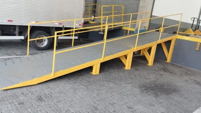 RAMPA PARA EMPILHADEIRA DOCA/PISO