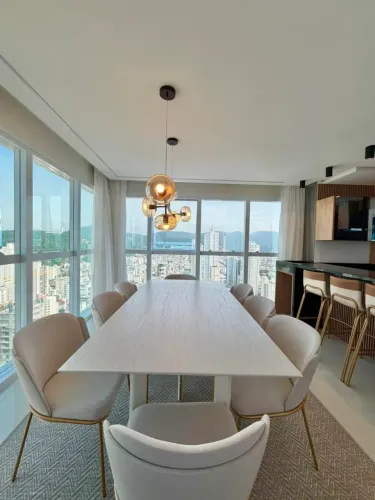| Locação Anual | AP 4 Dorm | Quadra Mar com Vista | Centro | Balneário Camboriú