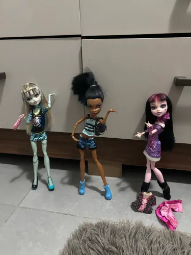 Bonecas monster high frankie robecca draculaura
