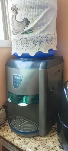 Bebedouro água  latina eletrônico com galão 