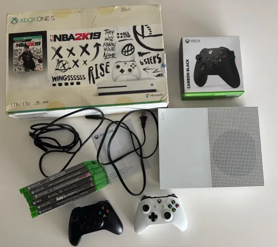 Xbox One S 1tb + 2 Controles + 6 Jogos Físicos