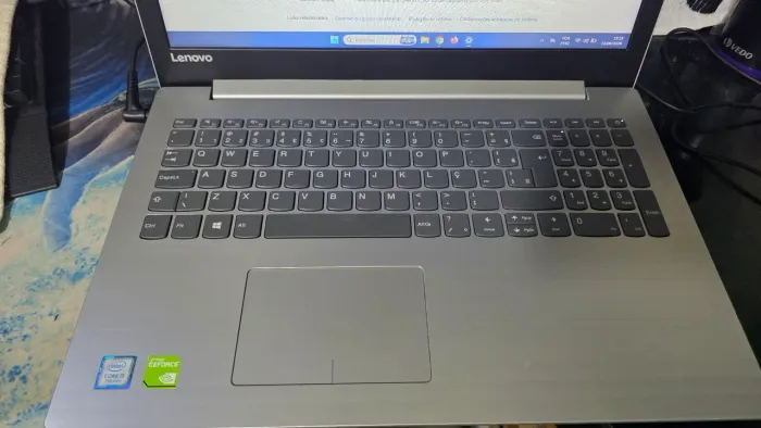 NoteBook Lenovo i5 7200 + 8GB ddr4 + SSD 240 GB + Placa de Video 940MX 2GB 