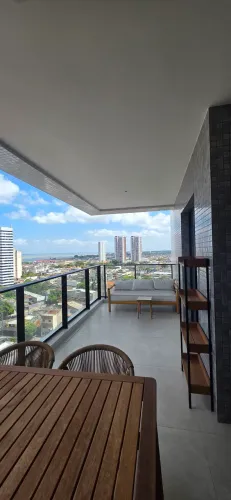 Apartamento com Vista para baia, 3 suítes, 2 vagas de garagem soltas