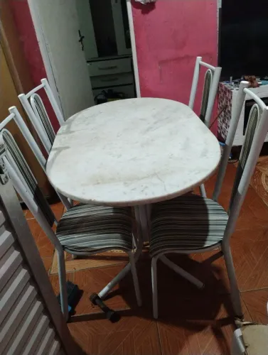Mesa 4 cadeira mármore 