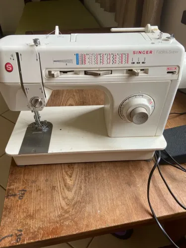 Vendo máquina de costura