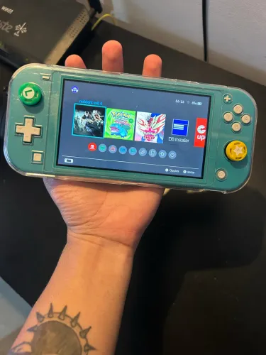 Vendo nintendo switch lite desbloqueado 