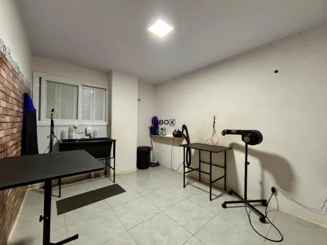 INBOX CIA IMOBILIÁRIA ALUGA,SALA COMERCIAL PARA BANHO E TOSA EM BENTO GONÇALVES.
