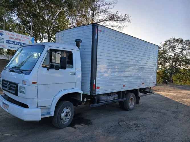 Vendo ou troco caminhão 7.90   valor 80.0000 mil mais tem preço pra vende 