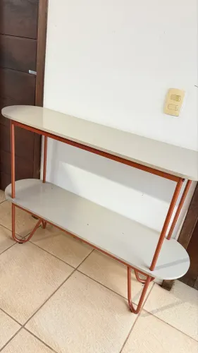 Aparador Sala Moderno Requinte 120cm MDF Pés de Aço Off White/Cobre