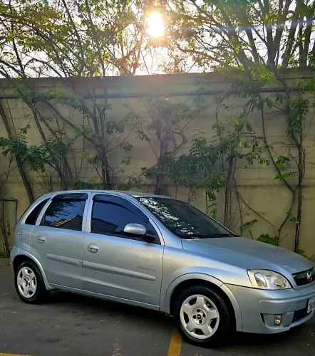 Chevrolet Corsa Hat. Premium 1.4 8V Econoflex 5P 2010
