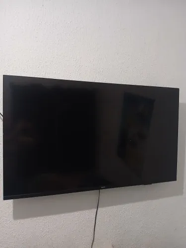 Vendo TV 50 polegadas 4k smart nova valor 1300,00 reais Contato * Renato campo