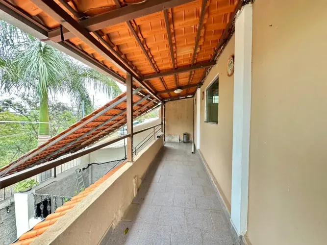 Casa de 3 quartos no bairro Alípio de Melo