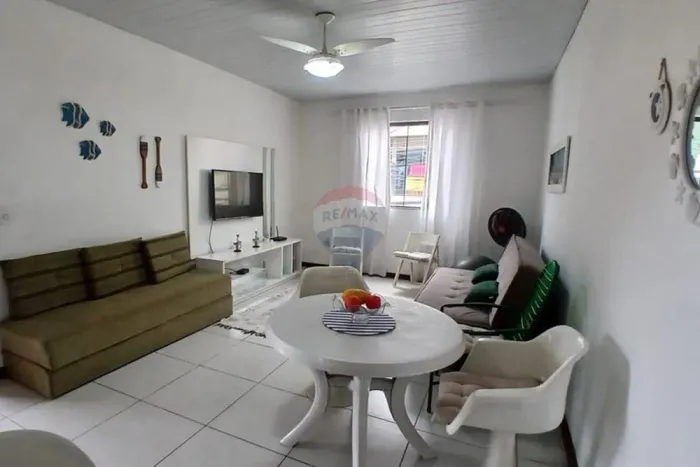 Apartamento à venda de 45m² com 2 quartos na Gamboa, Cabo Frio - R$210mil