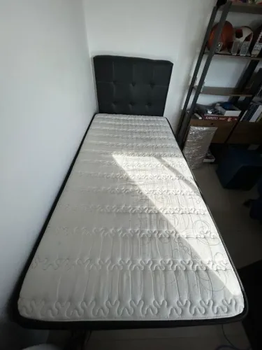 Cama Box Solteiro Completa com Cabeceira Estofada - Excelente Estado