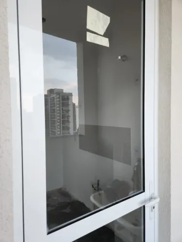 Porta Aluminio branco com vidro 210x80