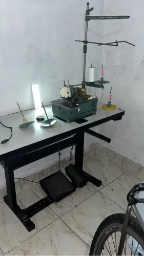 Máquina de costura industrial 
