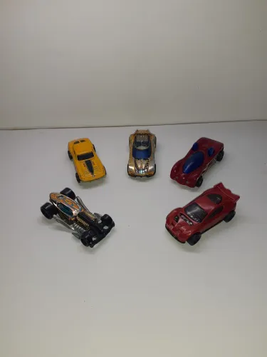 Hotwhells Acceleracers e Corrida Mundial Mainline - 5 carrinhos