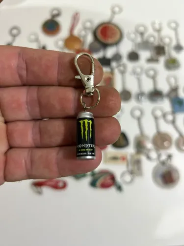 Chaveiros antigos para coleção lote 04 Latinha de monster
