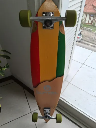 Skate Longboard Burnett em ótimo estado