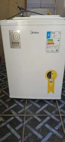 Frigobar semi-novo