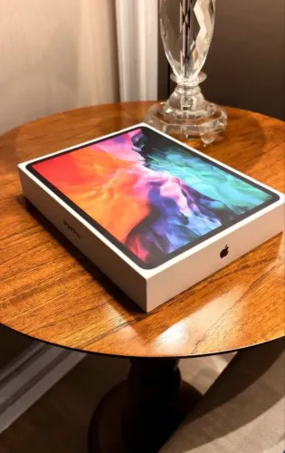 iPad Pro 12.9 4ª Geração 1Tb Wi-Fi + Celular Cinza-Espacial Impecável