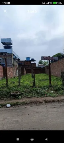 Vende-se um terreno com 8x31 de fundo 