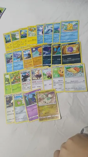 Baralho iniciante Pokémon (26 cartas + 34 energias + 19 itens e apoiadores) 