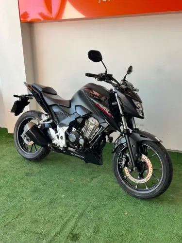 Cb 300f Twister cbs