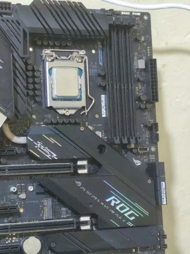 Kit - Rog Strix Z490-F Gaming + I5 11400F