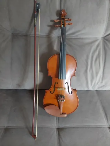 Violino Eagle VE 441 4/4 - Série Classic (Pronto para Tocar)
