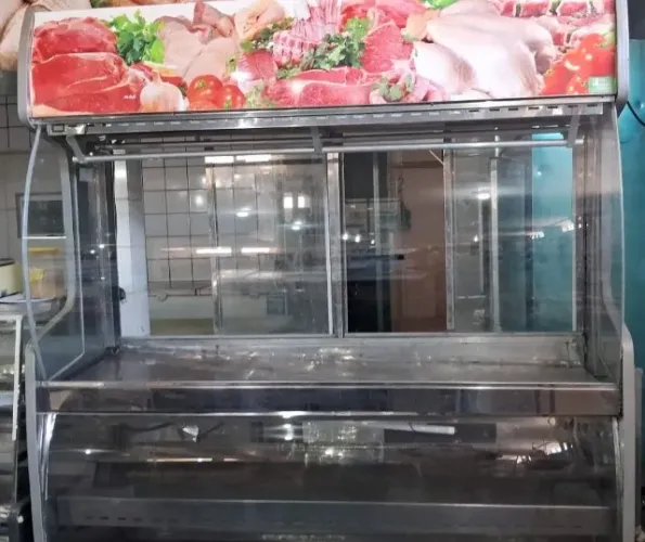 Vende-se Balcão Expositor Refrigerado para Açougue - Gancheiro de 2m 220V