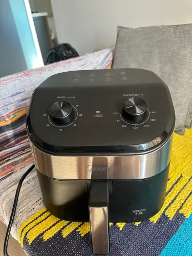 Usada 1 única vez | Air Fryer Midea WideMax 4,5l preta