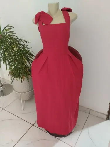 Vendo vestidos seminovos