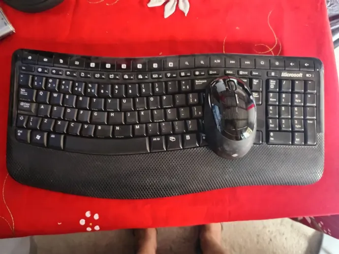 Teclado e mouse Microsoft beyboard5000