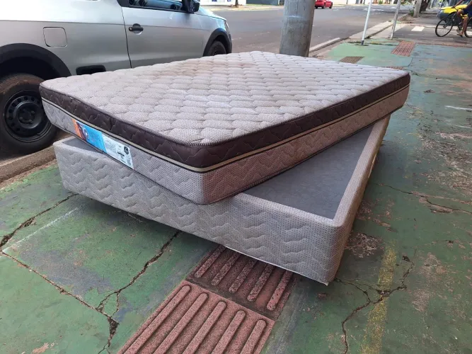 CAMA BOX CASAL TAMANHO PADRÃO BASE MAÍS COLCHÃO BEM CONSERVADA ENTREGO CONFIRA ?