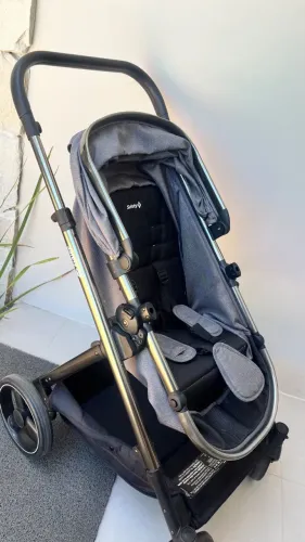 Carrinho Safety 1st com isofix