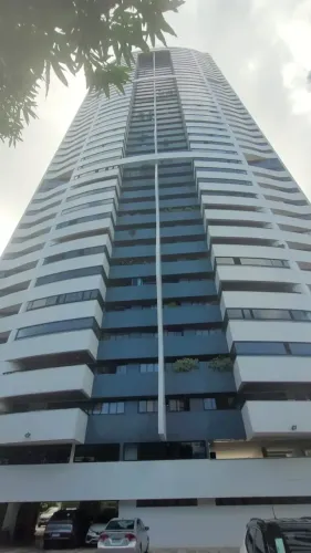 Apartamento para venda tem 200 metros quadrados com 4 quartos em Casa Forte - Recife - Per